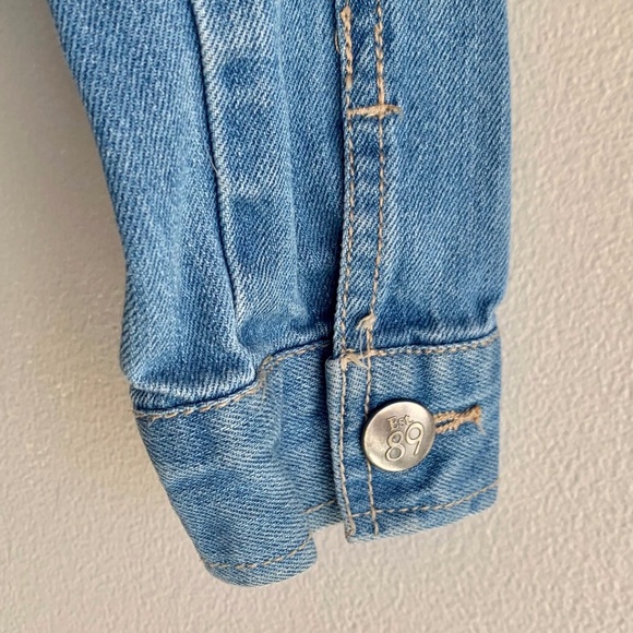 Children's Place Girls Denim Jacket with Gems SIZE S/P 5/4 - Picture 6 of 9